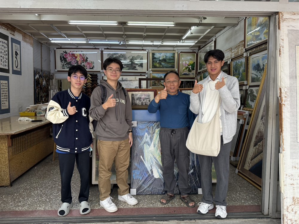 廖千誠 林家禾 李峻宇  指導老師：吳雅琪