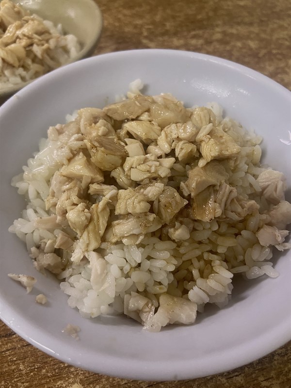 住在市場巷子裡的那年，終於找到嘉義囡仔吃了不（那麼）生氣的雞肉飯