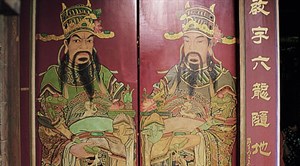 霞海城隍廟虎邊門神為 「簪花」(右)、「晉爵」之組合。