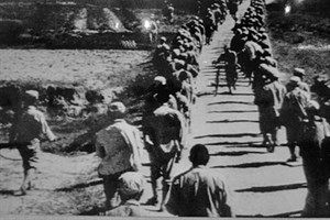 1949年10月，共軍發動金門戰役（國軍稱「古寧頭戰役」），企圖渡海攻佔台灣。此役國軍大捷，偷襲金門的共軍全軍覆沒。