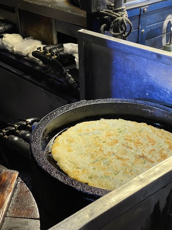 何佳佳手工蔥油餅～敲級好吃～～(๑˃̵ᴗ˂̵)ﻭ