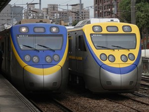 ＥＭＵ８０２　ＥＭＵ８８２　（８００）