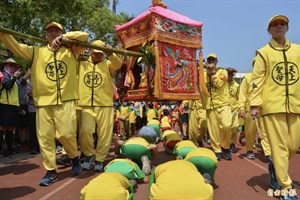神轎班