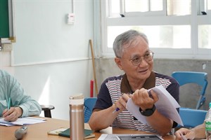 文史工作者邱保周先生分享其研究成果。