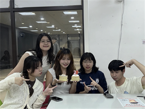 《蛋糕與陪伴》