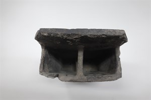 館藏磚製筷子籠內部為雙格型式