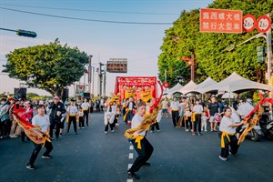 老塗獅白鶴獅陣在西螺大橋