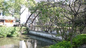 護城河橋