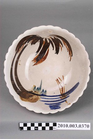手繪白瓷南洋景緻花形碗