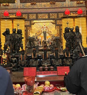 城隍爺與眾神部將神壇