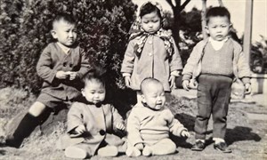 空軍公墓涼亭小孩照(1) 