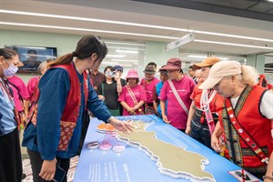 展場導覽介紹・原文館-文專人員・董宜佳