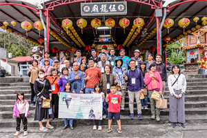 2025年3月16日枋寮與六龜的古道工作坊合影，當天討論枋寮過往溪流生活記憶及植物治療病痛的運用。