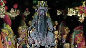 關帝爺即三國時代之武聖關公，民間尊稱關聖帝君、文衡聖帝。