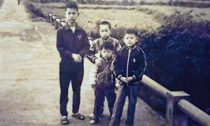 四兄弟二叭子橋前合照