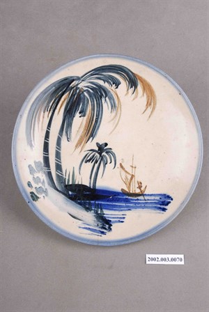 盤子手繪彩釉椰樹小船圖圓盤