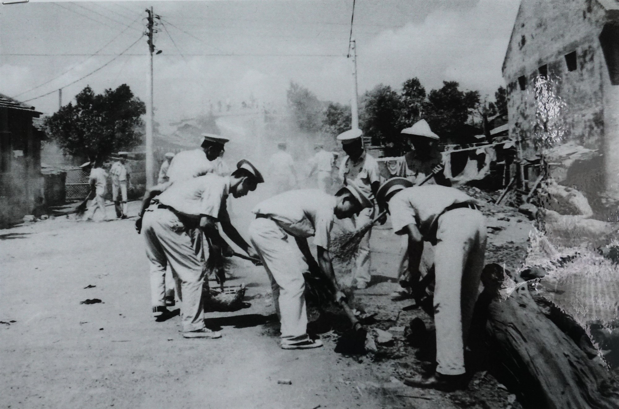 北港高中鄉土文物館館藏文物：早期北高學生衛生勞動服務老照片