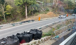 圖2-里山海道快速道路沿途進行邊坡整治工程