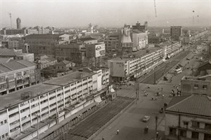 1965年，中華商場旁尚未電氣化的鐵路