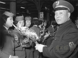 1963年飛快車小姐迎接好人好事代表