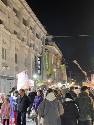 週六限定的朴子夜市