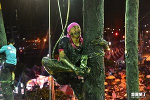 清除牛油與堆疊人肉金字塔