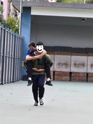 陳芳翊與笑臉哥哥