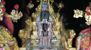 霞海城隍廟同祀神大成至聖先師。