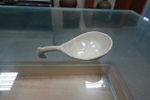 館藏白瓷湯匙