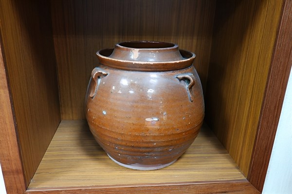 北港高中鄉土文物館館藏文物：陶甕之糖甕、醬菜甕