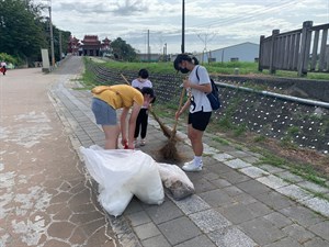 第七十一次社區服務 來到義竹名人巷 翁岳生院長古宅前