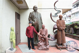 雕塑家謝棟樑雕塑