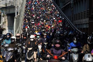 台灣機車瀑布