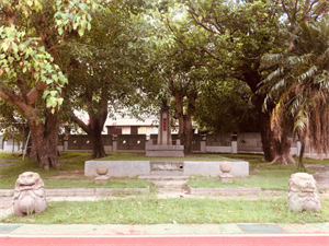 原秀水庄神社左右狛犬暨秀水國民學校神社遺構 