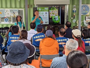 美濃湖水雉棲地創始人劉孝伸與黃淑玫於護雉蓮盟發表會致詞