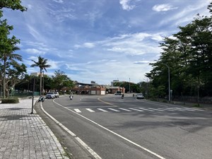 早上的夜市道路