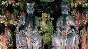 城隍爺從祀「八司官」中的糾察司(右)、註壽司(左)。