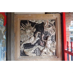 鄞山寺龍邊身堵降龍羅漢