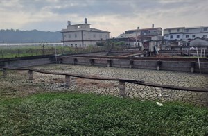 長期未使用龜裂的地板