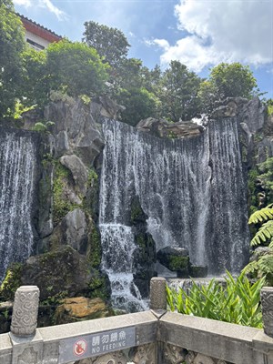 龍山寺淨心瀑布