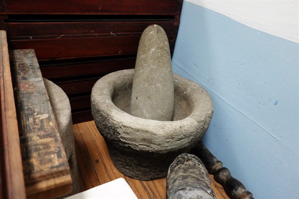 北港高中鄉土文物館館藏文物：清代小型石舂臼