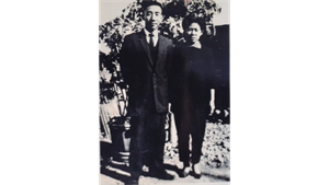 夫妻鶼鰈情深 - 56年春節