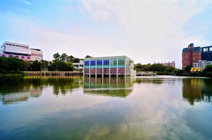 金獅湖風景區：金獅湖圖書館