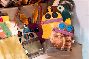 鳳林鎮花手巾植物染工坊-植物染產品(百鬼宴聯名包)