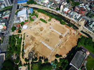 新勢公園礫間廊道施工