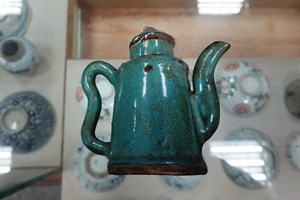 館藏綠釉陶製油壺