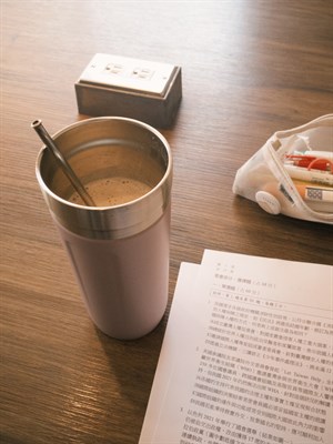 咖啡廳讀書照片