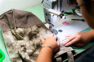 鳳林鎮花手巾植物染工坊-車縫植物染提袋