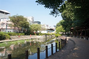 曹公圳岸旁廊道