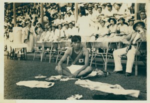 1936 年印度孟買友誼賽會場張星賢獨照